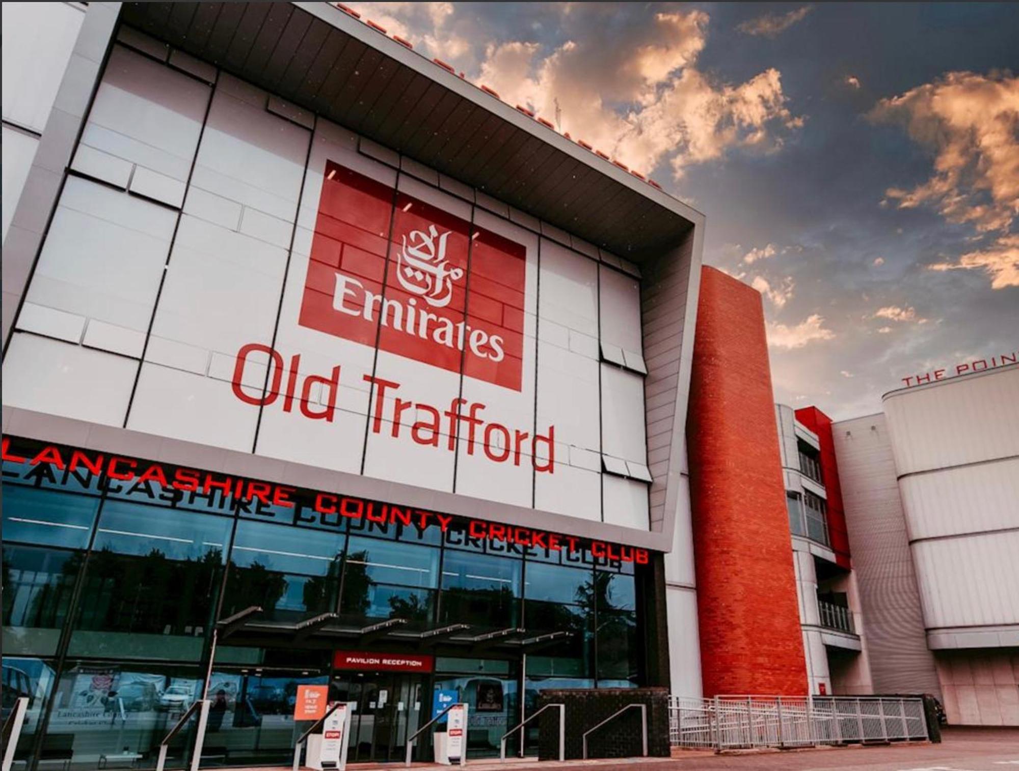 Bright & Modern 3 Bedroom Old Trafford Home Манчестер Экстерьер фото